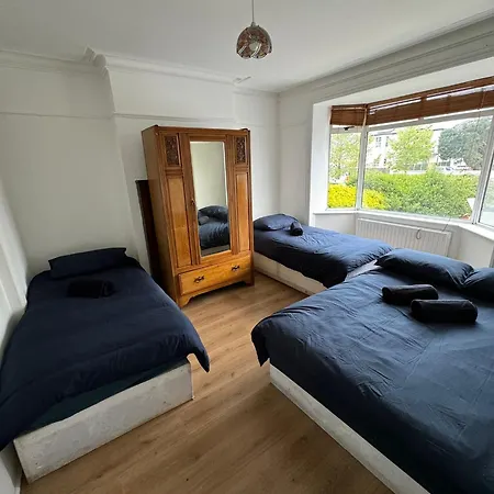 Big Family In At 2 Iveragh Rd-4 * Dublín