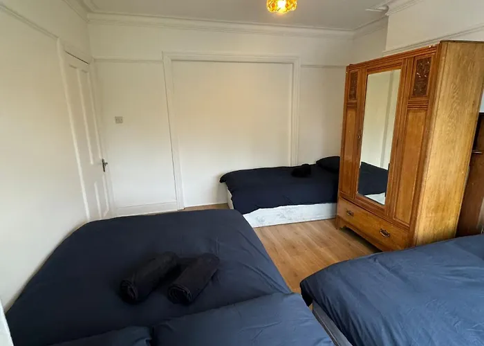 Big Family In At 2 Iveragh Rd-4 בית הארחה דבלין